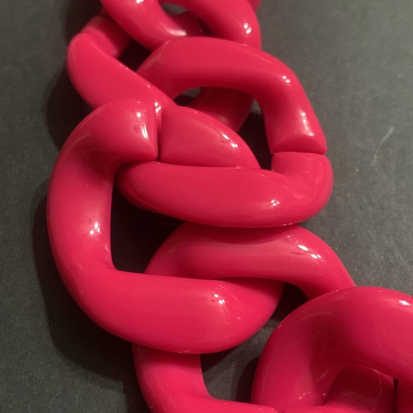 Chunky Hot Pink statement necklace - Picture 2 of 3